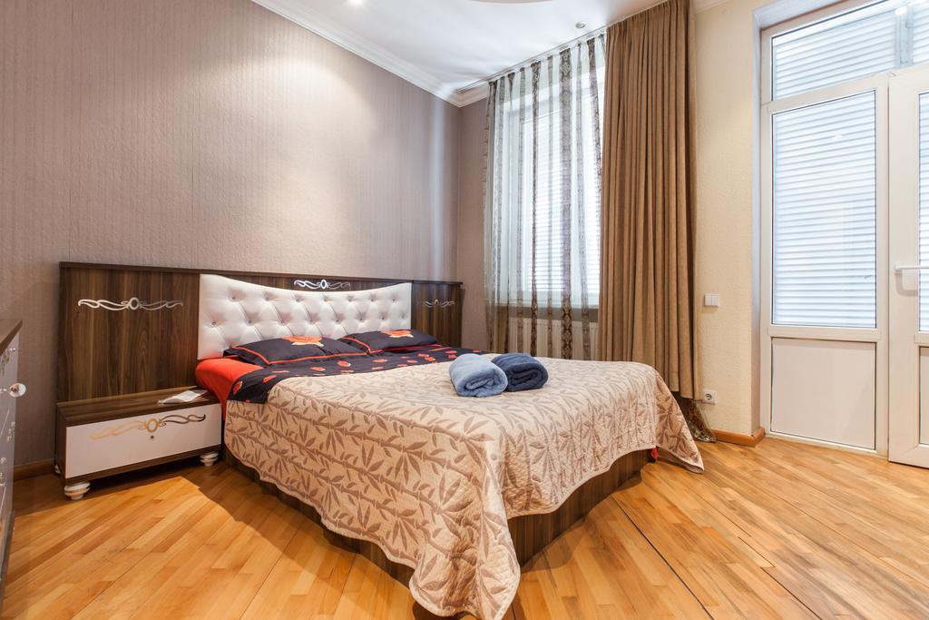 Apartment Sweet *